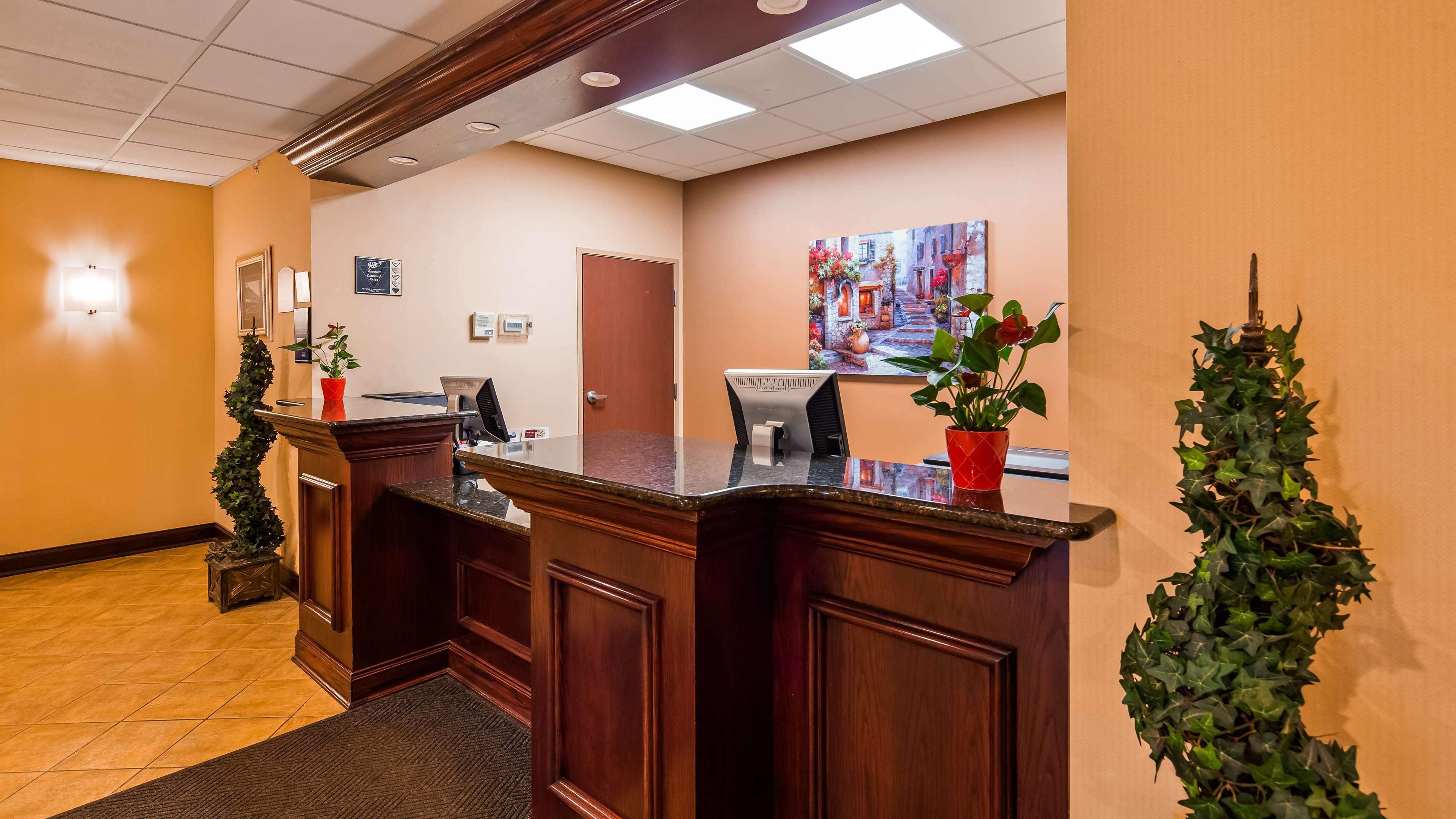 Best Western Plus Victor Inn & Suites Exterior foto